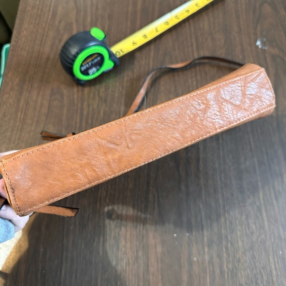 Bueno Women’s Handbag. Adjustable Strap. Brown. Pockets. Simple. Lightweight. - Picture 6 of 8